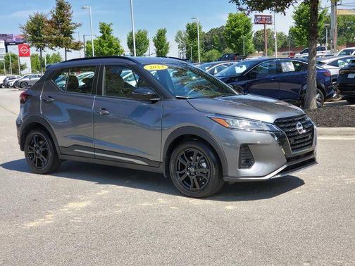 Gun Metallic 2023 Nissan Kicks SR