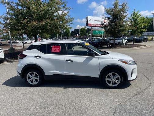 2024 Nissan Kicks S