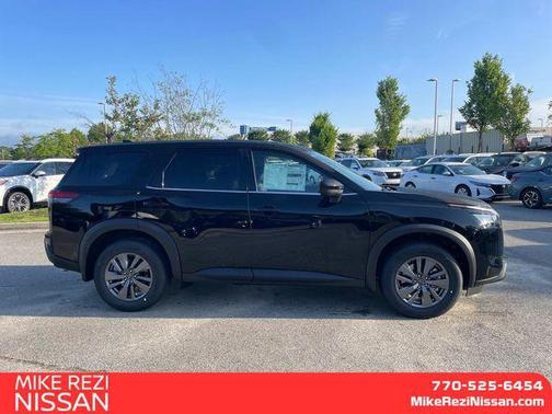 2025 Nissan Pathfinder S FWD