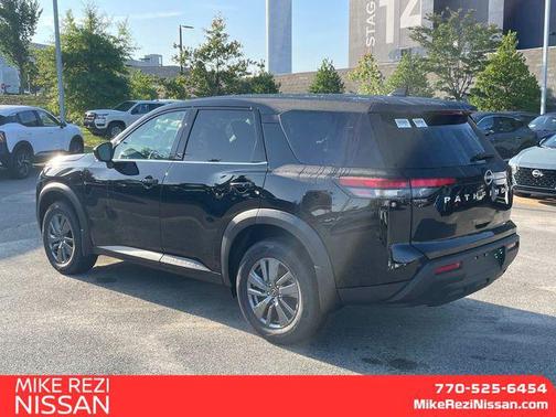 2025 Nissan Pathfinder S FWD