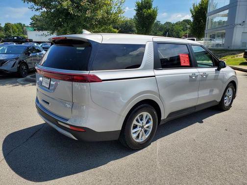 2023 Kia Carnival LX
