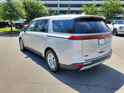 2023 Kia Carnival LX
