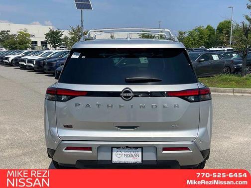2025 Nissan Pathfinder SL FWD
