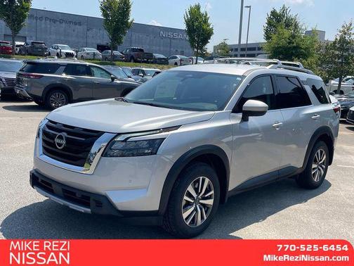 2025 Nissan Pathfinder SL FWD