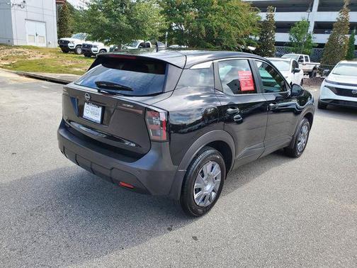 2025 Nissan Kicks S