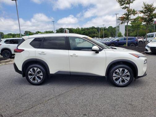 Pearl White Tricoat 2023 Nissan Rogue SV