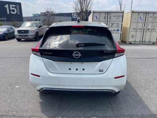 Super Black/Pearl White 2024 Nissan Leaf SV PLUS