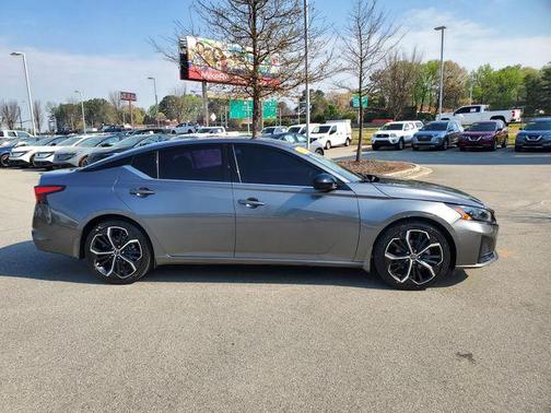 Gun Metallic 2023 Nissan Altima SR FWD