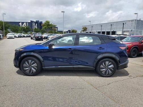 Deep Ocean Blue Pearl/Black Diamond Pearl 2023 Nissan ARIYA EVOLVE+