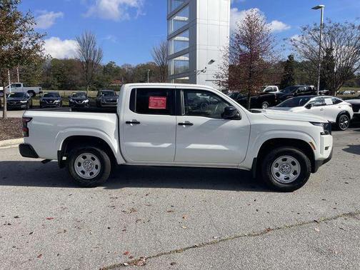 2022 Nissan Frontier S