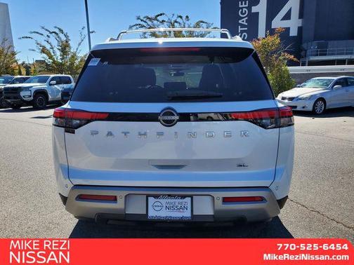 2025 Nissan Pathfinder SL FWD
