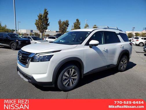2025 Nissan Pathfinder SL FWD