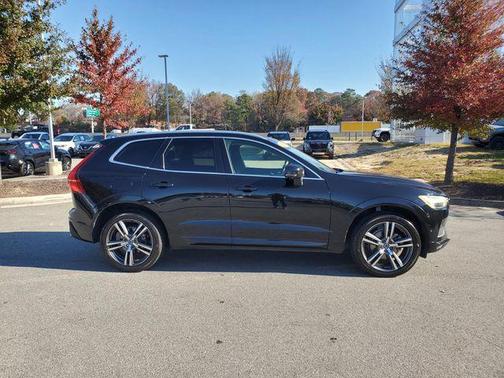 2019 Volvo XC60 T5 Momentum