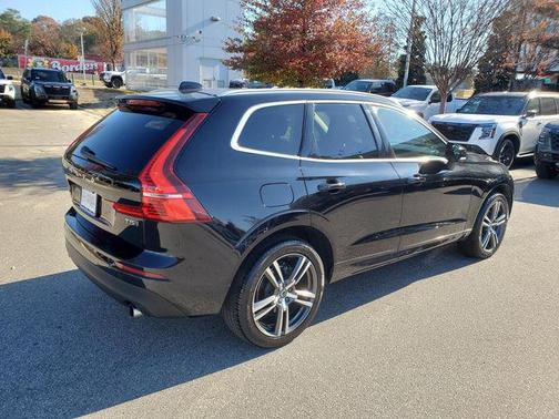 2019 Volvo XC60 T5 Momentum