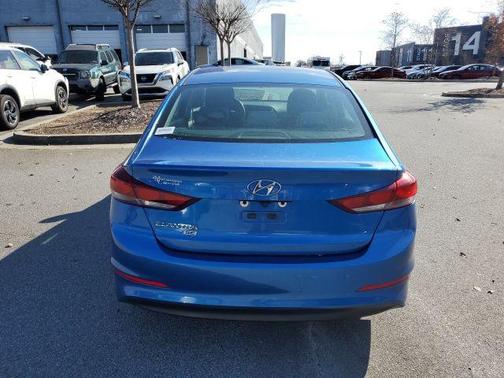 2018 Hyundai ELANTRA SE