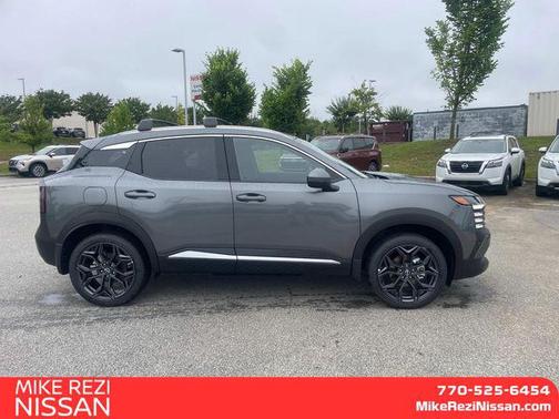 2025 Nissan Kicks SR