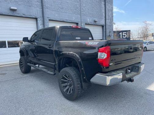 Midnight Black Metallic 2019 Toyota Tundra SR5