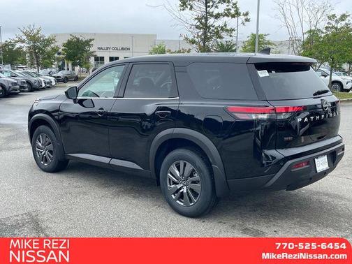 2025 Nissan Pathfinder S FWD