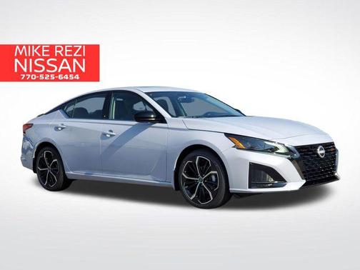 2025 Nissan Altima SR FWD