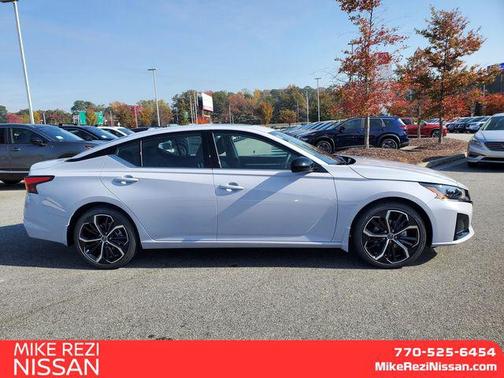 2025 Nissan Altima SR FWD