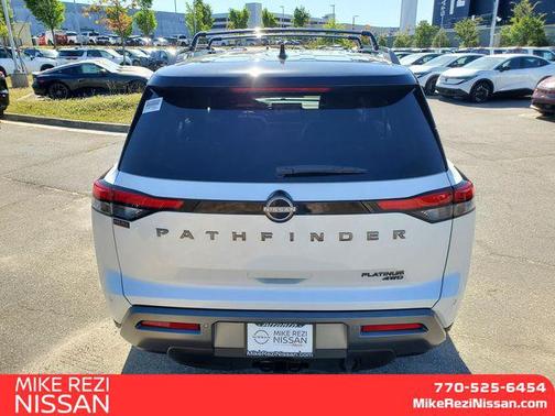 Everest White Pearl/Black 2026 Nissan Pathfinder Platinum