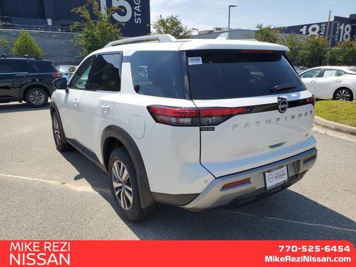 2025 Nissan Pathfinder SL FWD