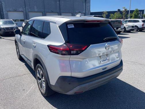 Brilliant Silver Metallic 2021 Nissan Rogue SV