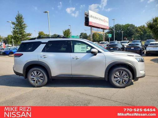 2025 Nissan Pathfinder SV 4WD