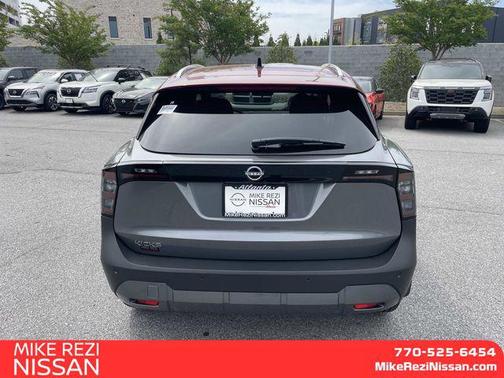 Gun Metallic/Scarlet Ember Tintcoat 2026 Nissan Kicks SV