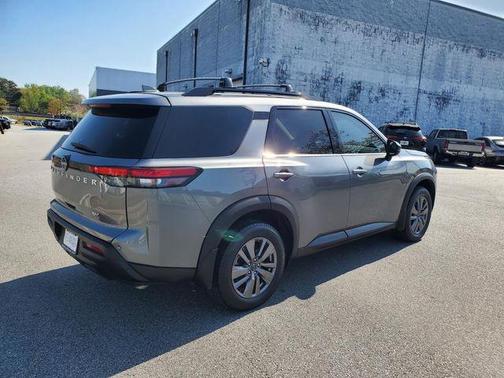 2023 Nissan Pathfinder SV FWD