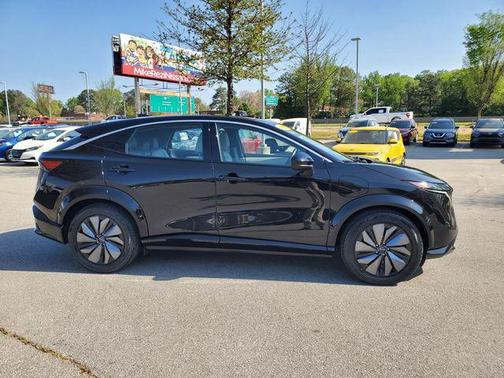 Black Diamond Pearl 2023 Nissan ARIYA ENGAGE