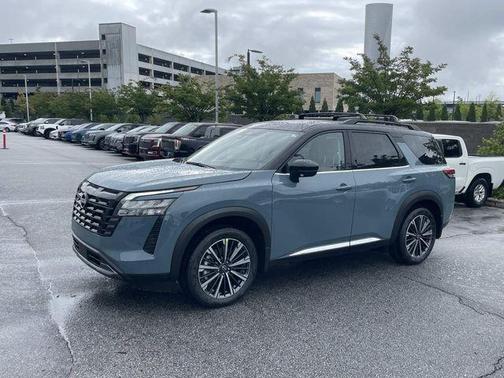 Baltic Teal/Super Black 2026 Nissan Pathfinder Platinum