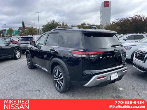 2025 Nissan Pathfinder Platinum 4WD
