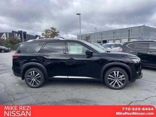 2025 Nissan Pathfinder Platinum 4WD