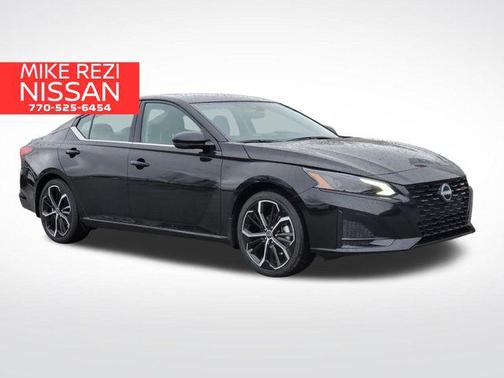 Super Black Clearcoat 2026 Nissan Altima SR FWD