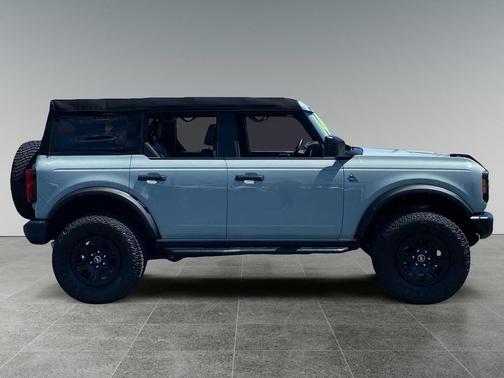 CACTUS GRAY 2024 Ford Bronco Black Diamond