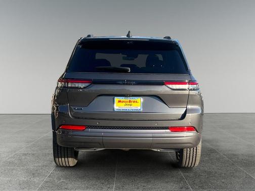 Baltic Gray Metallic Clearcoat 2026 Jeep Grand Cherokee Limited
