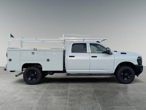 2026 RAM 2500 Tradesman Crew Cab 4x4 8' Box
