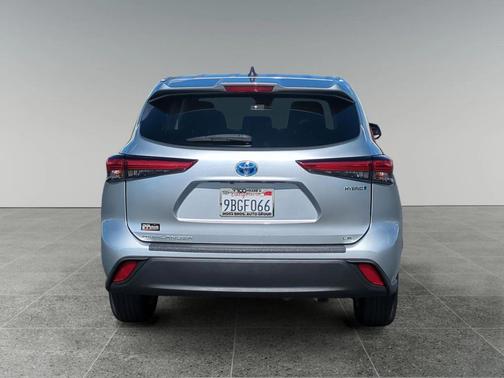 2022 Toyota Highlander Hybrid LE