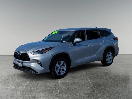 2022 Toyota Highlander Hybrid LE