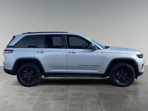 2024 Jeep Grand Cherokee Altitude