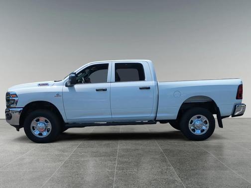 2025 RAM 2500 Tradesman Crew Cab 4x4 6'4' Box