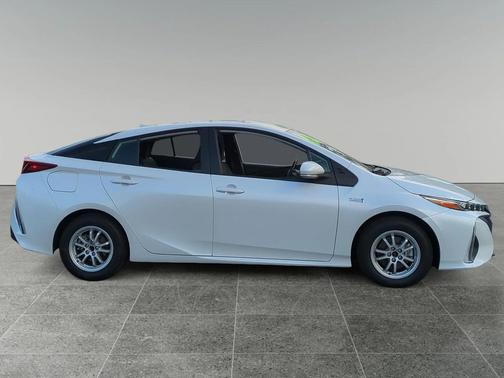 2021 Toyota Prius Prime LE