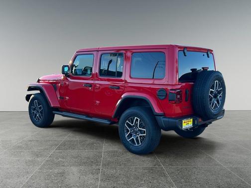 2026 Jeep Wrangler 4-Door Sahara 4x4