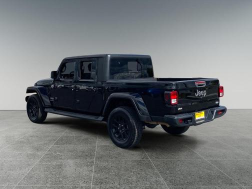 Black Clearcoat 2023 Jeep Gladiator Overland