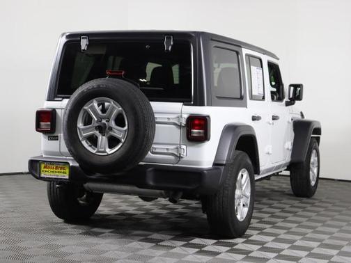 Photo 4 of 9 of 2020 Jeep Wrangler Unlimited Sport