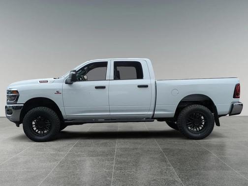 2025 RAM 2500 Tradesman Crew Cab 4x4 6'4' Box