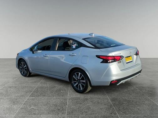 2023 Nissan Versa 1.6 SV