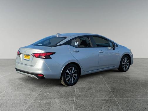 2023 Nissan Versa 1.6 SV