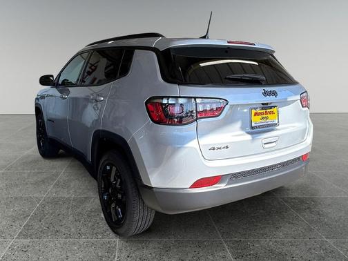 Silver Zynith Metallic Clearcoat 2026 Jeep Compass Sport